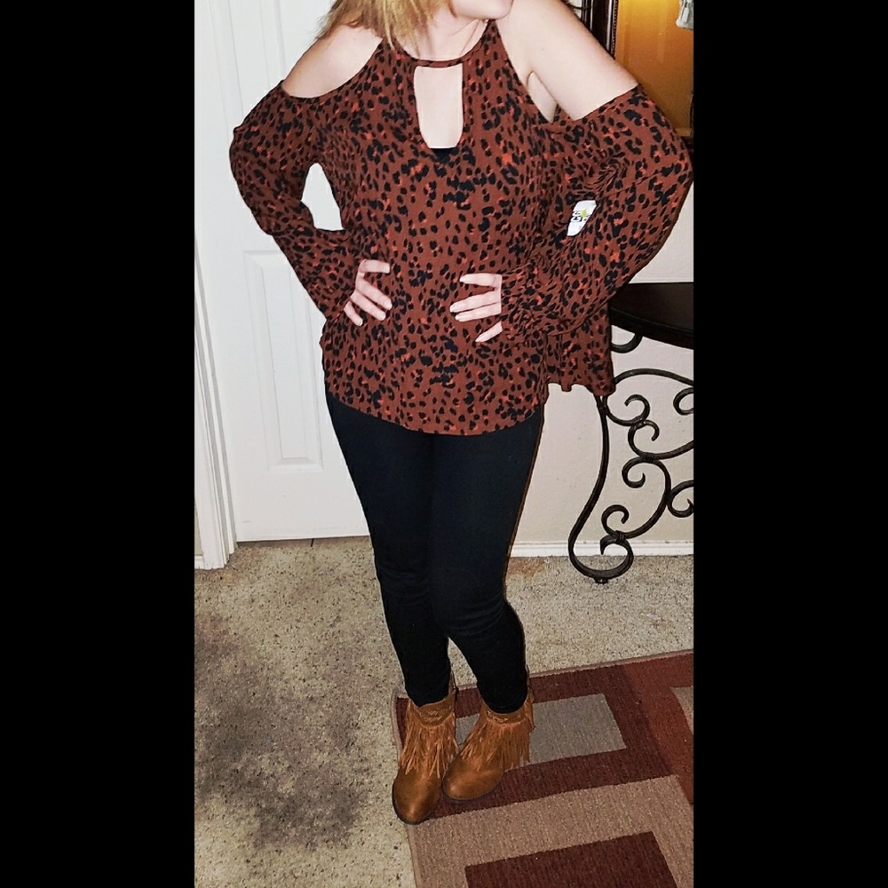 Mossimo Cold Shoulder Bell Sleeve